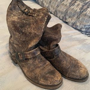 Frye Veronica Distressed Leather Boot